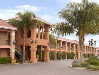 Merced Inn & Suites Экстерьер фото