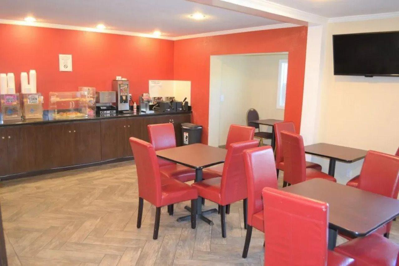 Merced Inn & Suites Экстерьер фото